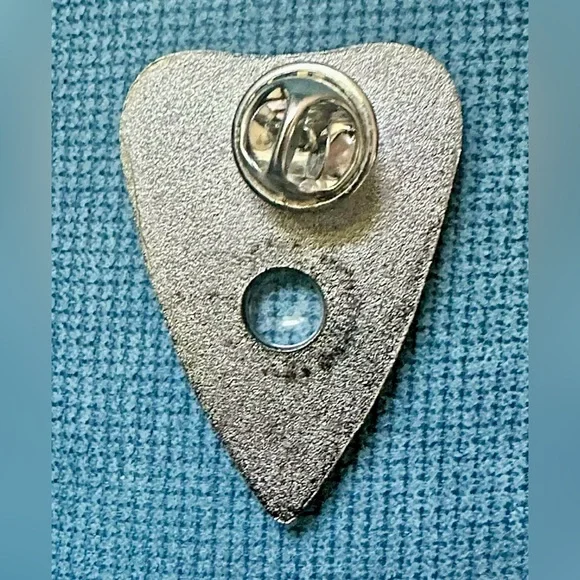 Large White Enamel Lapel Pin - Ouija Board Planchette 1.5" x 1.2" - Magnifying - Picture 3 of 3